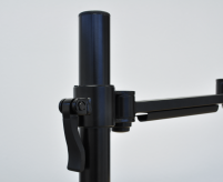 <h4>Vergroot de werkruimte met deze praktische DESQ flat screen monitorarmen, die voor elk kantoor een mooie aanvulling zijn</h4>
<p>DESQ flat screen monitorarmen zijn een waardevolle ergonomische aanpassing voor monitors op alle werkplekken. Het gebruik van een monitorarm draagt bij aan een correcte werkhouding en creëert extra waardevolle ruimte op het bureau.<br />Deze dubbele monitorarm bijvoorbeeld is dun en kan hierdoor voor een deel over elkaar gedraaid worden, dit neemt minder ruimte in. Deze dubbele monitorarm stelt de gebruiker in staat het beeldscherm in portret of landschap stand te zetten en hebben geïntegreerde kabelgeleiders voor een geordend bureau.</p>
<p><br /><strong style="color: #61993b;">âœ“ </strong>2 afzonderlijk instelbare armen</p>
<p><strong style="color: #61993b;">âœ“ </strong>Met quick release</p>
<p><strong style="color: #61993b;">âœ“ </strong>Inclusief tafelklembevestiging (tot 35 mm)</p>
<p><strong style="color: #61993b;">âœ“ </strong>Speciaal ontwerp voor kabelmanagement</p>
<p> </p>